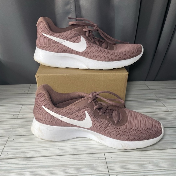 Nike Shoes - Nike Tanjun Smokey Mauve athletic sneakers size 9.5
